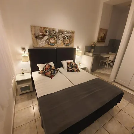 Aparthotel Sunset_apartments Only 15 Meters From The Sea Neos Marmaras